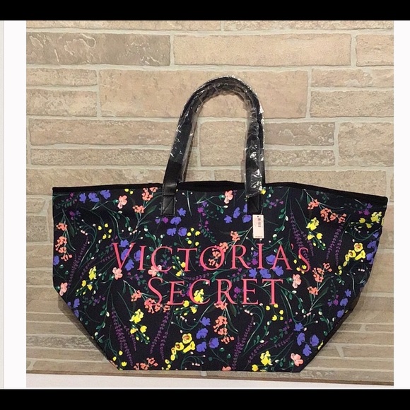 Victoria’s Secret NWT - huge Tote - cutest ever 🥰 - Picture 2 of 5